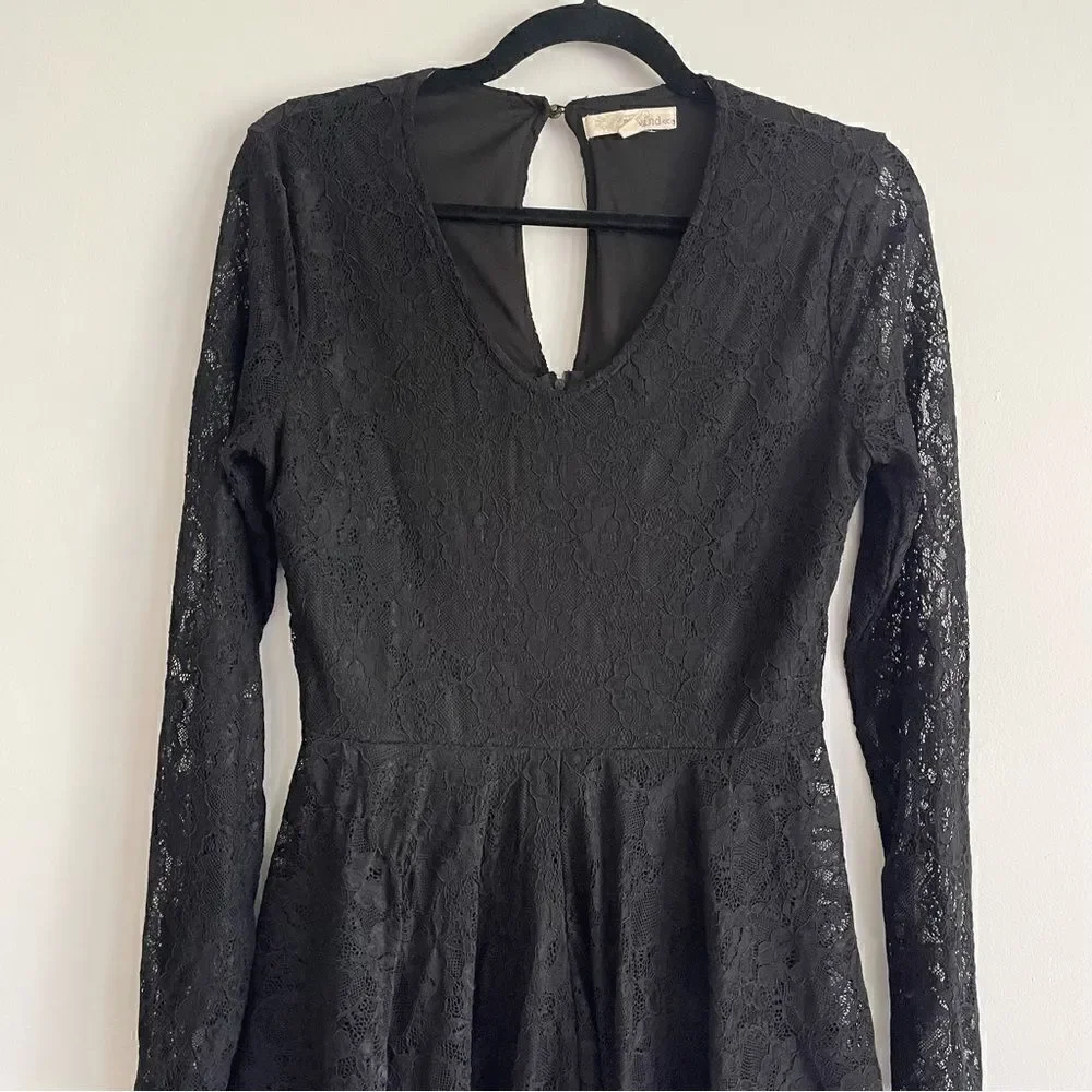 Rewind Floral Lace Black Long Sleeve Dress Women’s Size Medium
